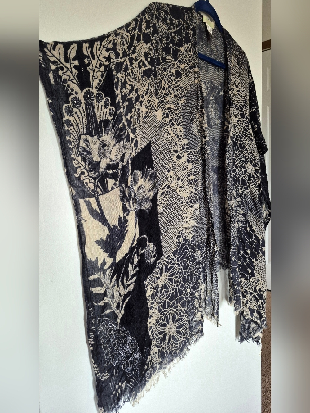 Anthropologie Petanu by Pashma Silk&Wool shawl Scarf Wrap Poncho OS - Picture 12 of 12